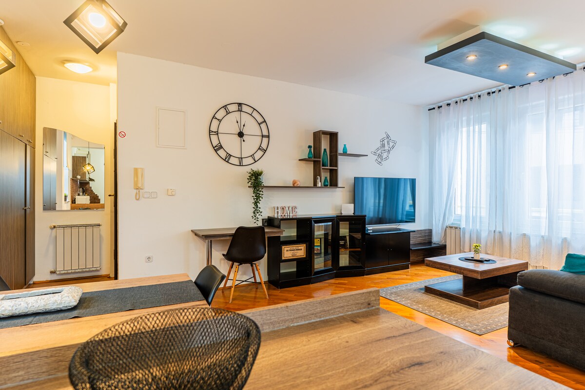Corner Apartment