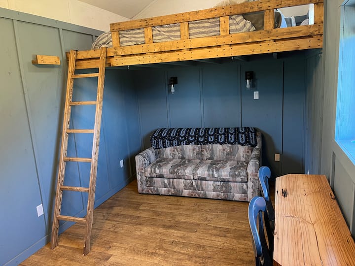 Cozy Modern Ranch Tiny Home - Fort Macleod