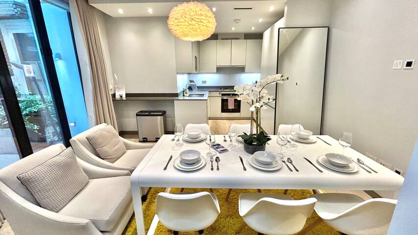 3BDR Mayfair Flat w. Private Patio near Hyde Park gallery image 2