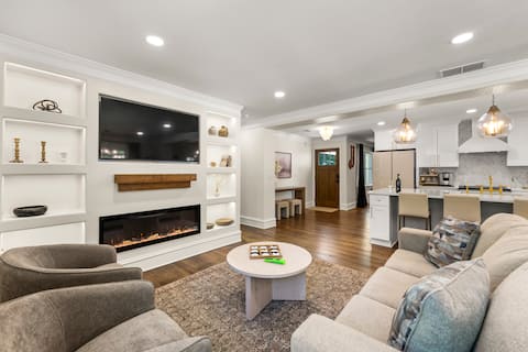 Popular Airbnb listing: Hot Tub + Arcade + Game Rooms | Luxury 5 star stay in Tucker