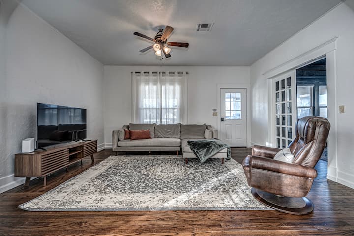Classic Retreat In The Heart Of Okc-paseo, Paycom - Oklahoma City, OK