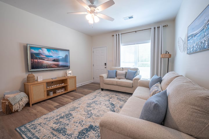 Baby Blue Bungalow With Backyard Oasis - Spartanburg, SC