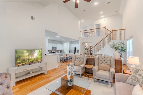 Mid-Forest 5BR Getaway | Huge Backyard | BBQ Grill