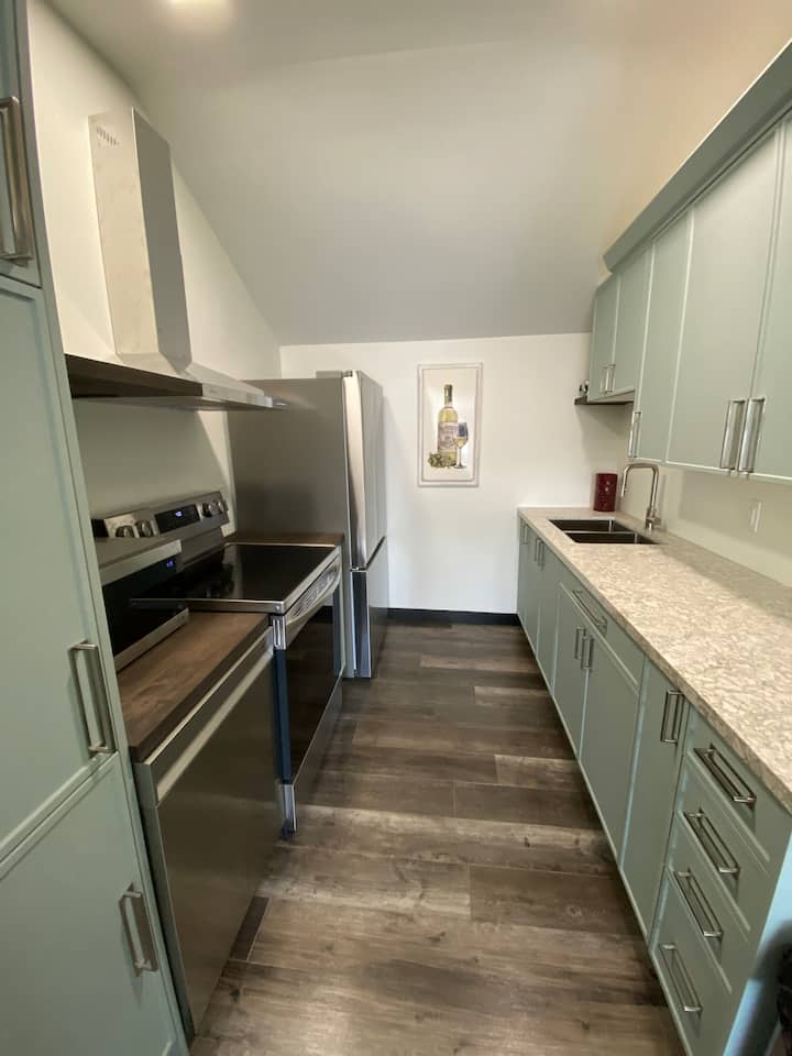 Solange Paris Apartment - Fort Erie