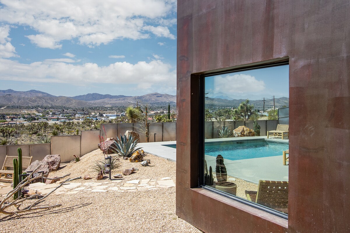 New! Steel-Framed Paxton House Joshua Tree + Pool - Houses for