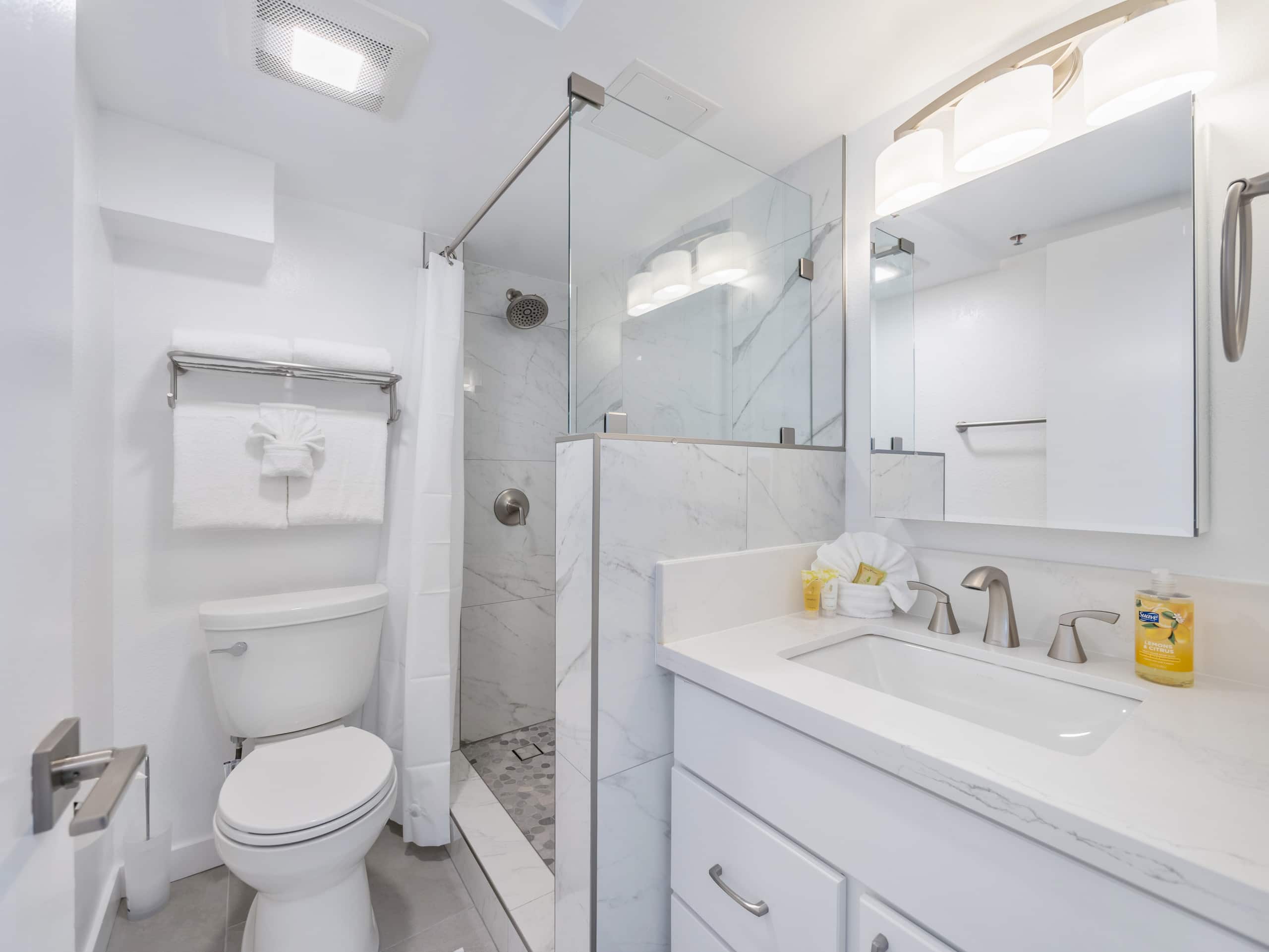 Renovated Cute Cozy Studio in Waikiki - Image 9