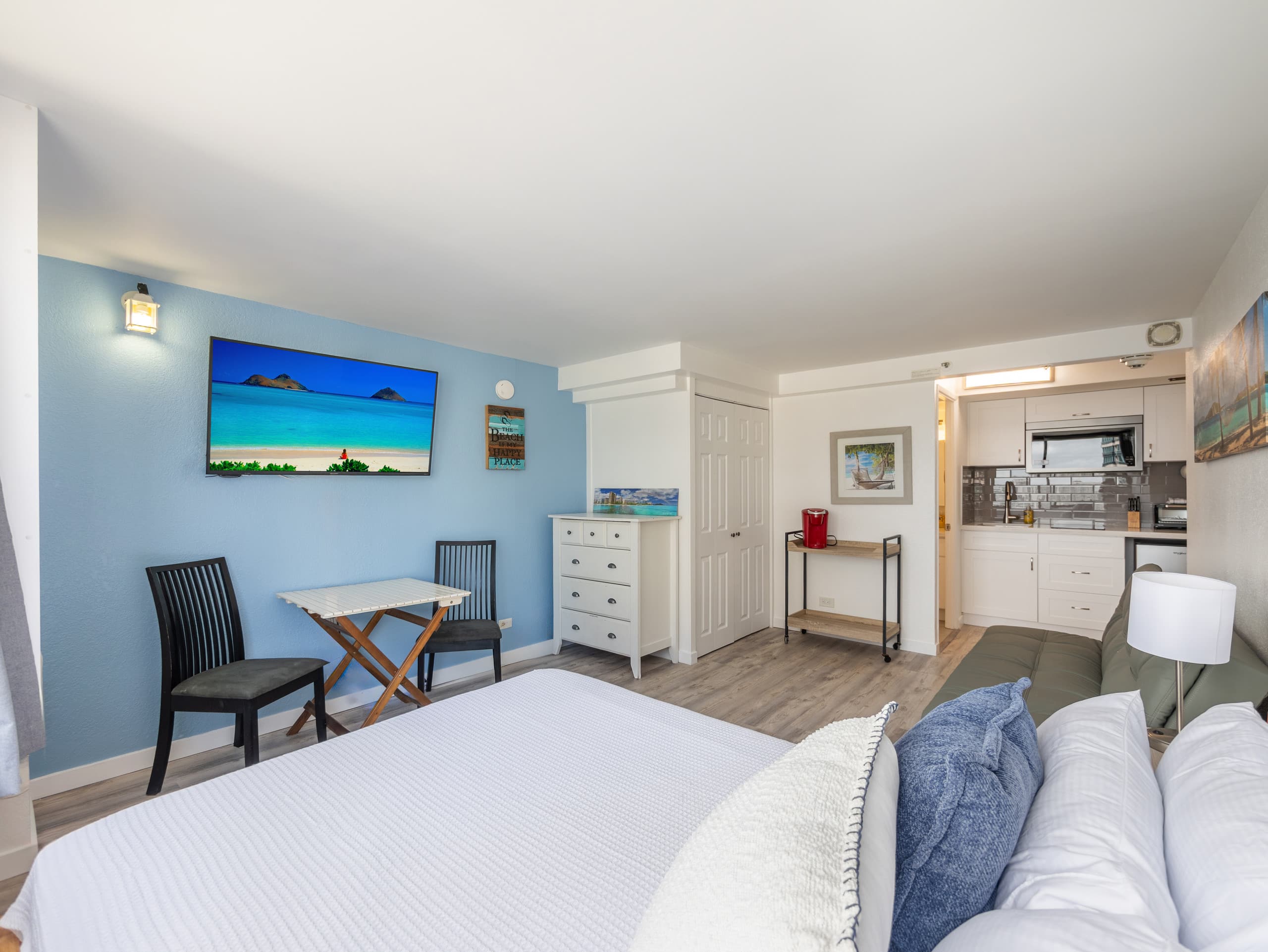 Renovated Cute Cozy Studio in Waikiki - Image 18