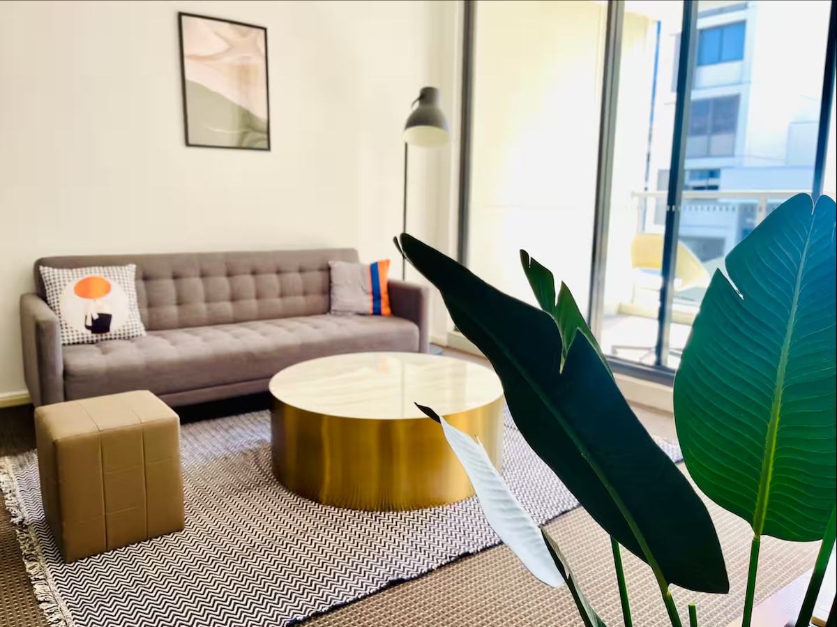 Top Airbnb: Amazing 2bedroom condo with Pool Gym Parking in Zetland