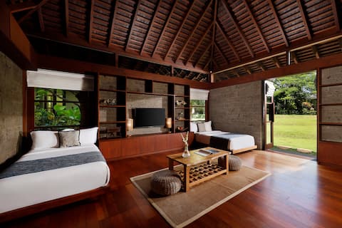 Huge 7BR Villa with Big Capacity in Kerobokan