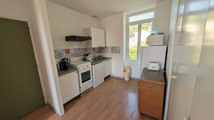 Gîte Colin-maillard Vue Panoramique Et Piscine - Vals-les-Bains