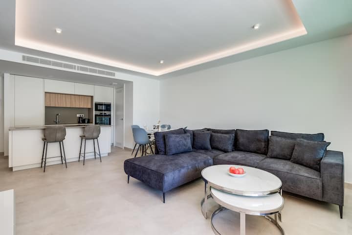 Apartment W/ Pool View & Beach Access - Mijas