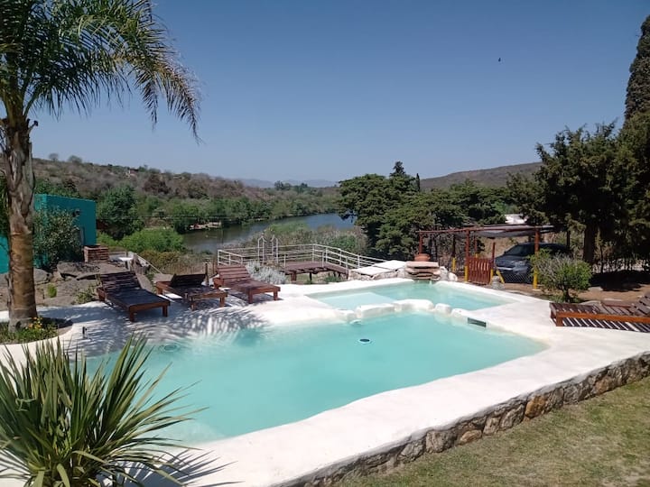 Las Acacias Refugio. Cabaña Rosa Para 3 Personas - La Falda