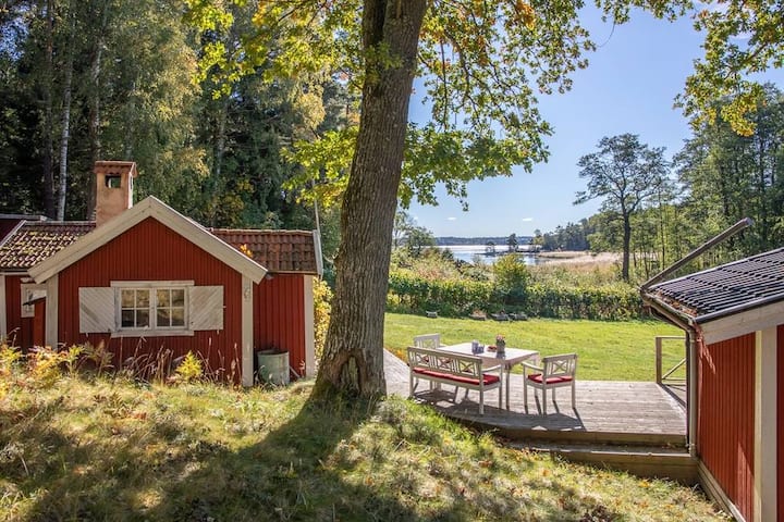 Stuga & Charmigt Torp I Centrala Skärgården - Vaxholm