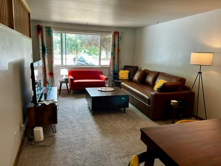1960s Sanctuary In Old Town Foco: Starlight*house - Fort Collins, CO