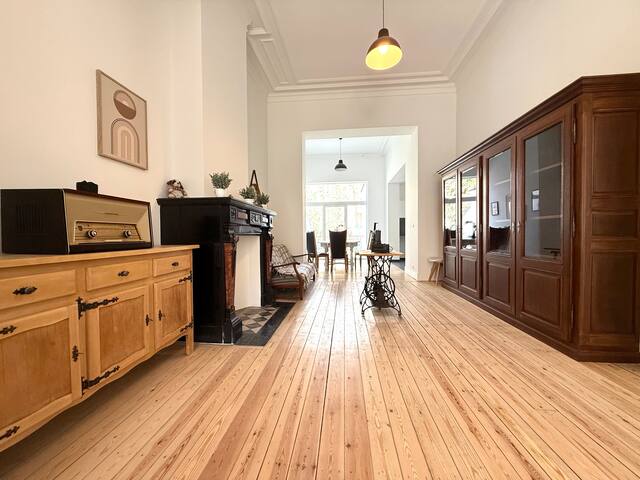 Stylish Triplex – 4BR – Saint-Gilles gallery image 3