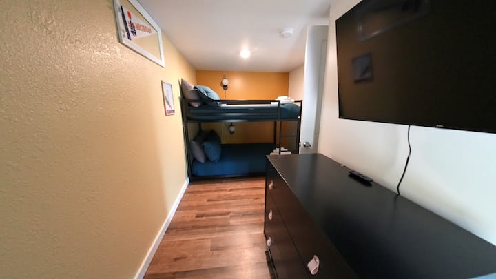 საძინებელი 4