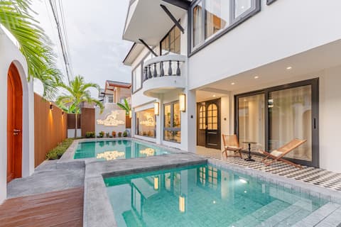 Viola & Olivia Pool villa, Beachfront