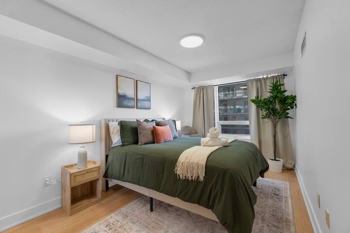 NEW! Walk to Rogers Centre/CN Tower/Free Parking gallery image 2