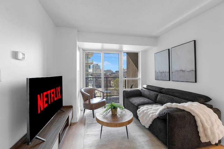 NEW! Walk to Rogers Centre/CN Tower/Free Parking