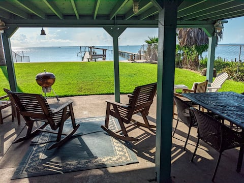 Quiet Family Bayhouse with Great Fishing Pier