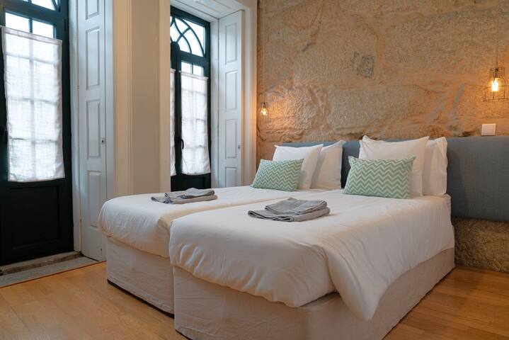 Clerigos Townhouse Porto by PCH gallery image 5