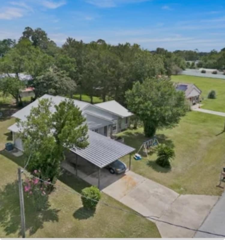 Rainbow Springs Getaway - King Suite - Sleeps 6 - Houses for Rent in ...