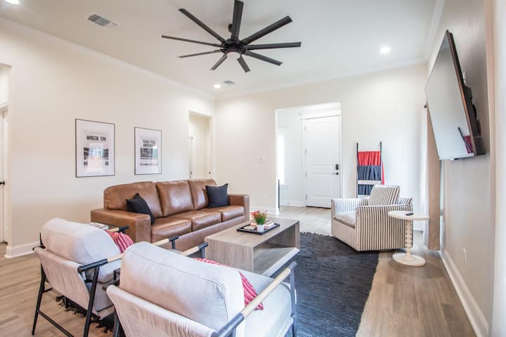 The Double T Den - Lubbock