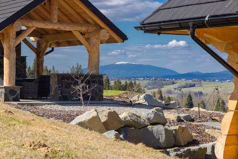 Hancyna log House Jacuzzi & Sauna