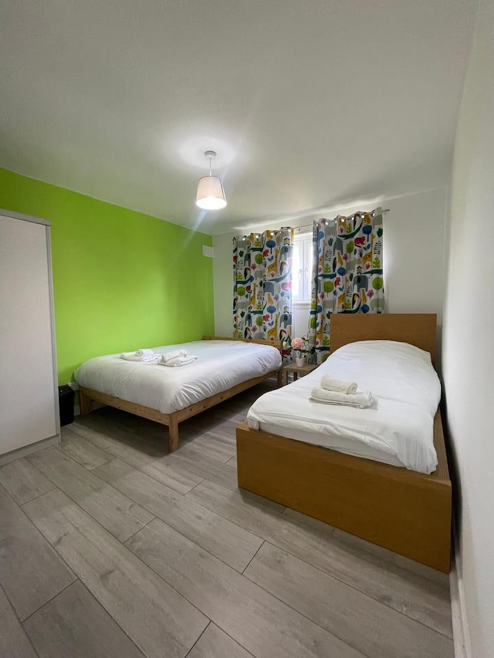Holiday Stop Near Airport & City - Edimburgo
