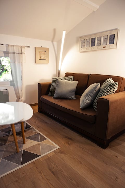 Successful Airbnb property: Quiet apartment in the heart of Provence. in Carpentras