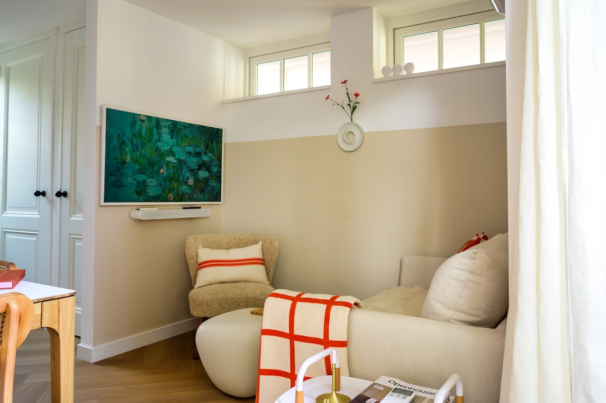 Successful Airbnb property: 5 O'Clock Somewhere in Bergen (Nh.)