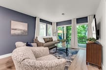 Roark Valley Resort J1 -  Luxury Creekside, Pools & View!