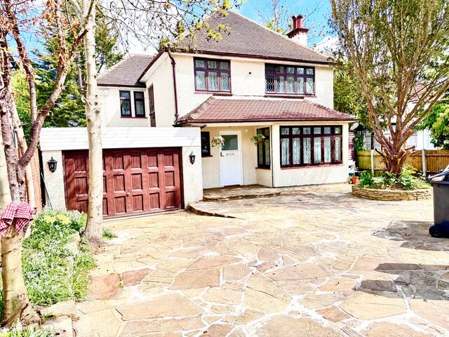 304 The Norbury House London gallery image 3