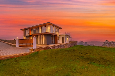 Sunset views | Serene | Spacious