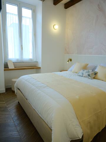 GG Vatican Townhouse gallery image 2