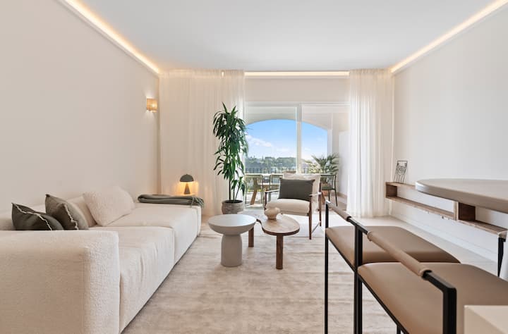 Spacious Apt W/sea Views, Pool & Terrace - Costa del Sol