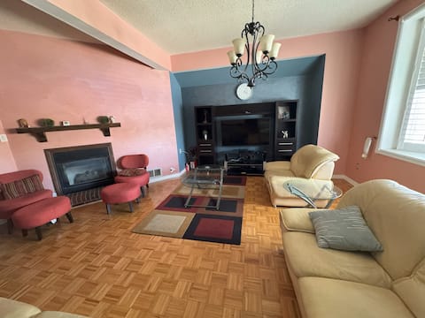 Successful Airbnb property: Pearson Gateway Comfort Home in Central Erin Mills