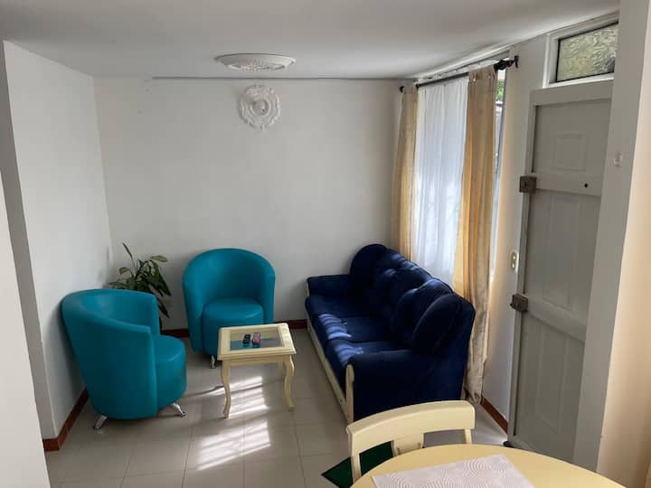 Casa Familiar Amoblada Cerca A El Aeropuerto. - Pereira