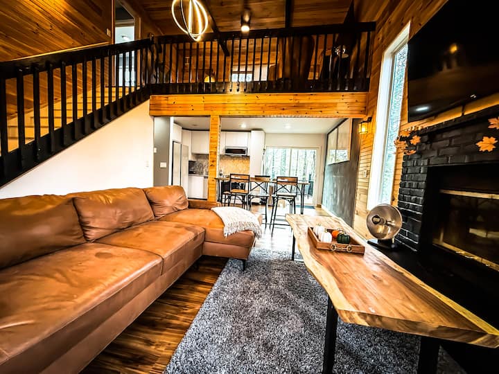 Magic In Poconos *5br Hot Tub*fire Pit* Game Room - Mount Pocono, PA