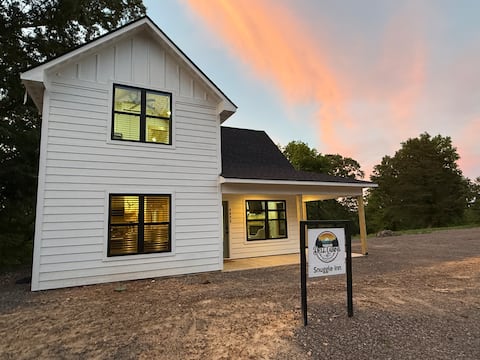 "Snuggle Inn" New Cabin in Daisy Arkansas