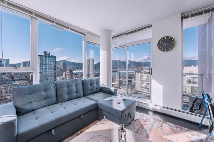 City center, high-rise,luxurious gallery image 2