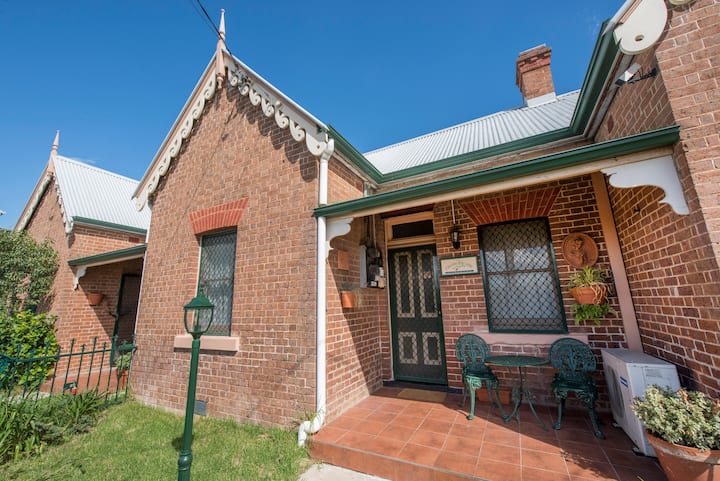 The Grape Escape Townhouse - Mudgee