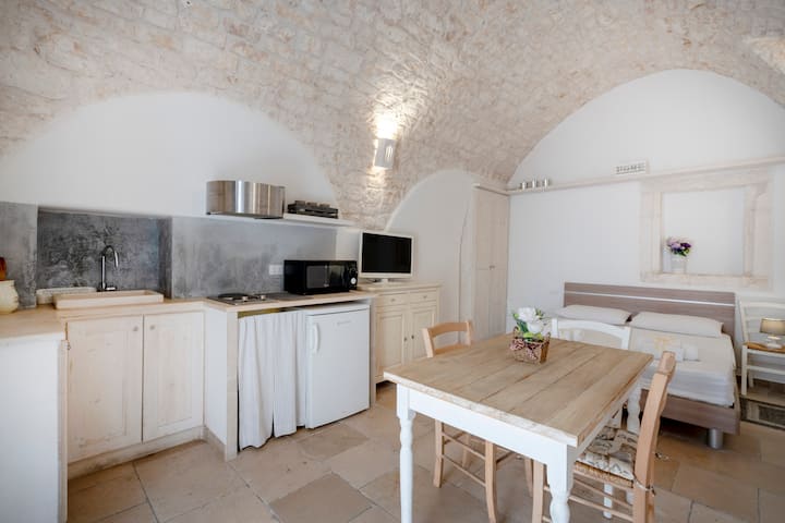 Guesthost - Casetta Carducci Central Studio - Ostuni