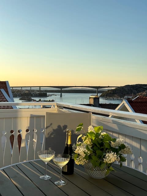 Villa in Kungshamn with ocean views