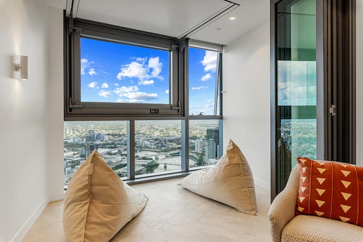 59th Floor Luxury | Skyline & River Views - South Brisbane Station