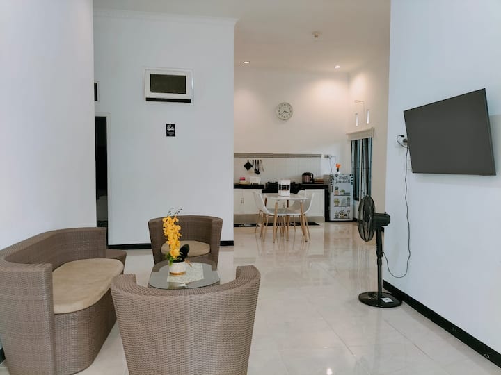 Rumah Di Lowokwaru - Annisa Homestay Syariah - Malang