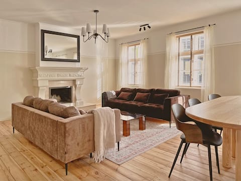 Henriette Apartments