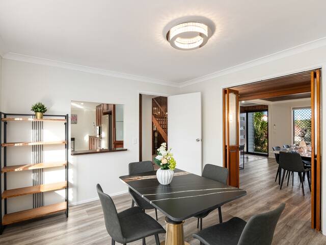 New Renovated 6Bedroom House Aircon/Patio/3Garage gallery image 4