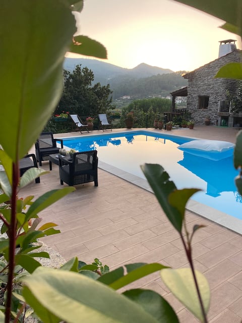 Country house with pool in Minho (full House)