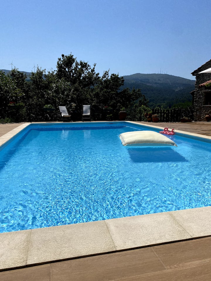 Country house with pool in Minho (full House)